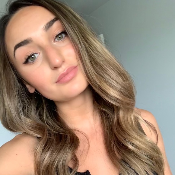 Meet your Posher, Alex - Picture 2 of 4